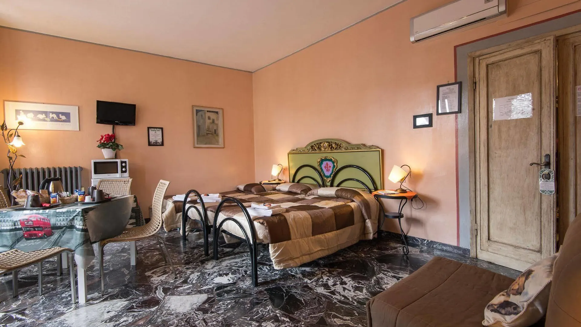 ** Bed & Breakfast Soggiorno Fortezza Fiorentina Florence Italy